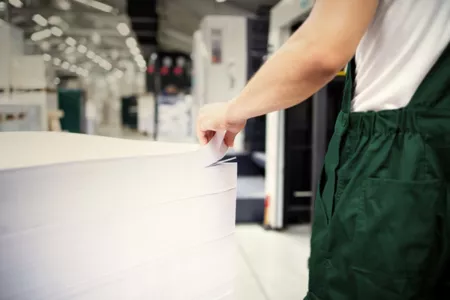 Dünndruckpapier auf Bogen